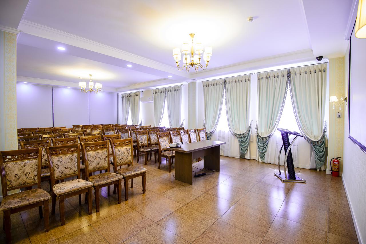 Akbulak Hotel Астана Экстерьер фото