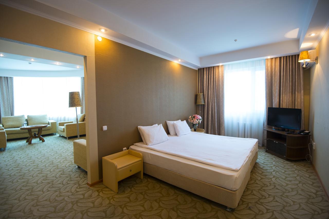 Akbulak Hotel Астана Экстерьер фото